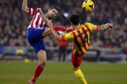 雷速体育比分直播-欧洲赛场奇葩一幕：球员精彩表现引发热议