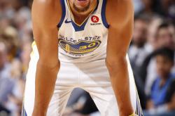 雷速体育电脑版官网-雄鹿队大比分胜出，稳固西部榜首位置的简单介绍