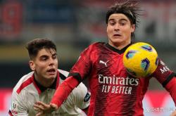 雷速体育app-关于丹麦强势阿根廷，范佩西完成帽子戏法的信息