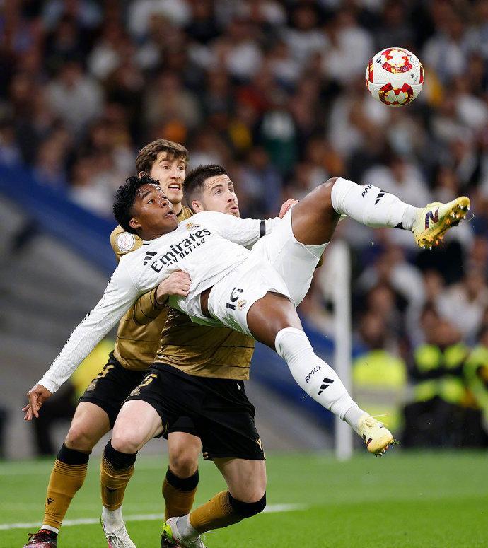 皇马防守更显稳固，成功挺进积分榜前列！的简单介绍