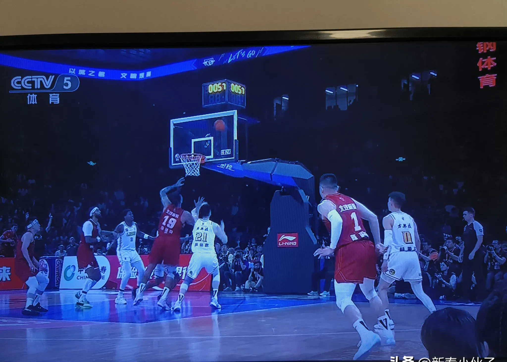 包含强队对决，全场观众沸腾热血高涨的词条