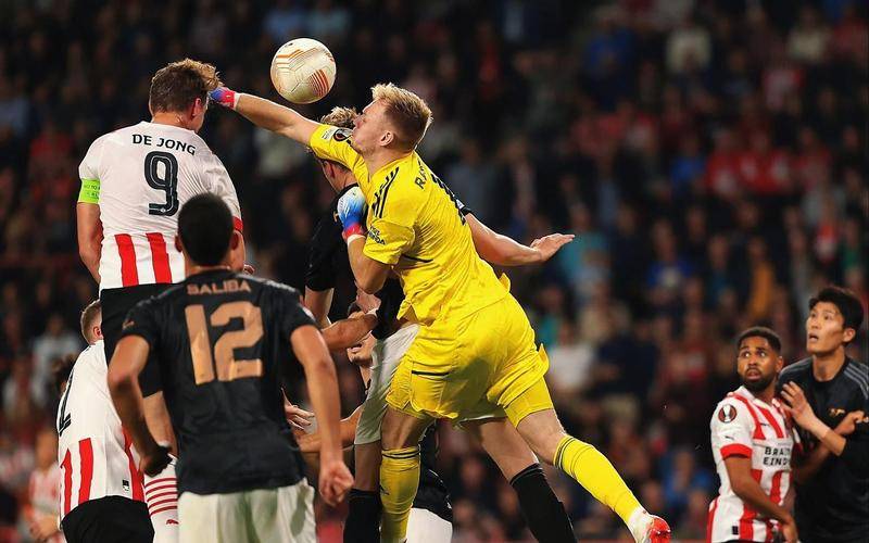 逐鹿赛场，激烈对决吸引无数球迷关注的简单介绍