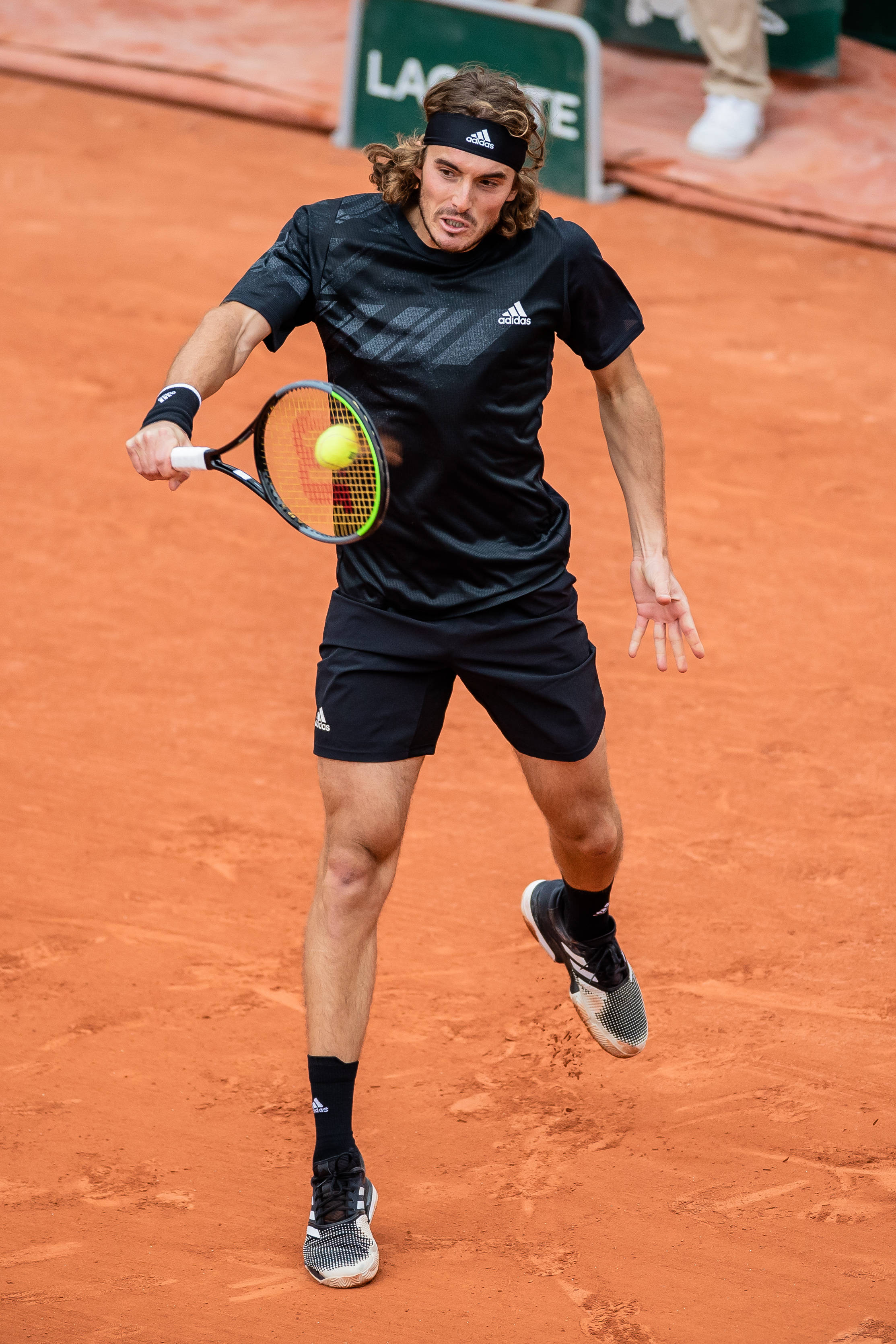 意大利网球队翻盘法国网球队，西西帕斯惊艳世界的简单介绍