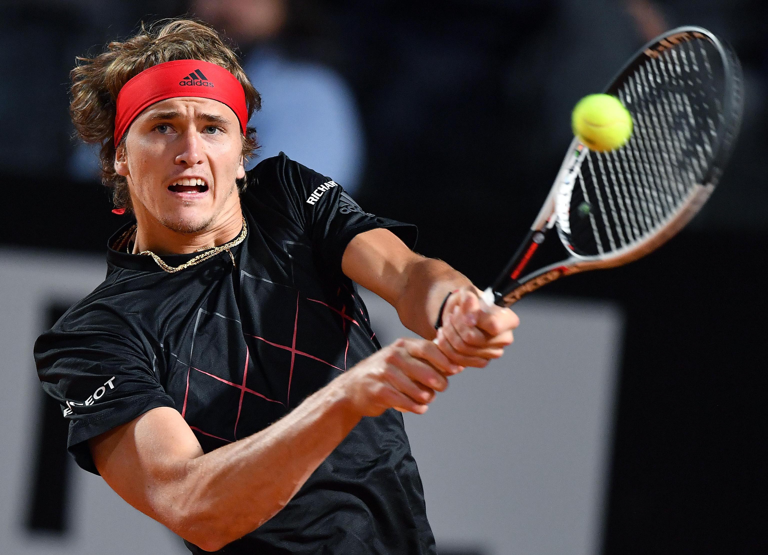 关于意大利网球队力克德国网球队，兹维列夫关键制胜的信息