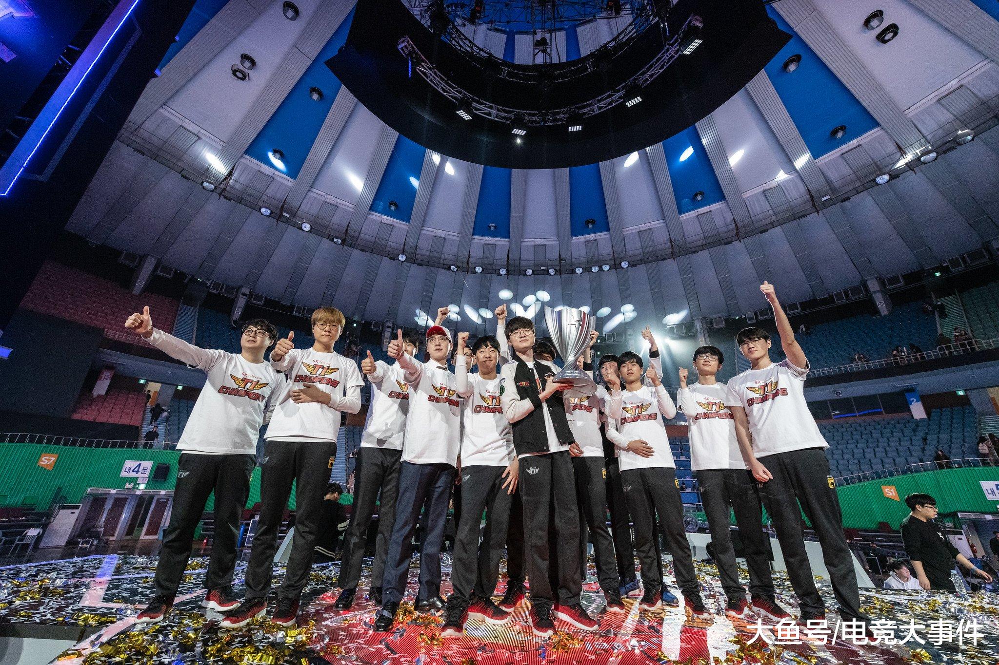 赛车战队状态火热，誓夺总冠军