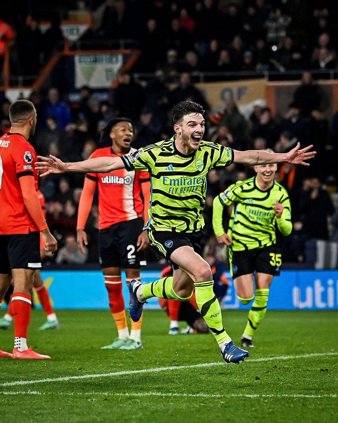 关于希腊绝杀阿森纳，奥亚尔萨瓦尔点燃赛场的信息