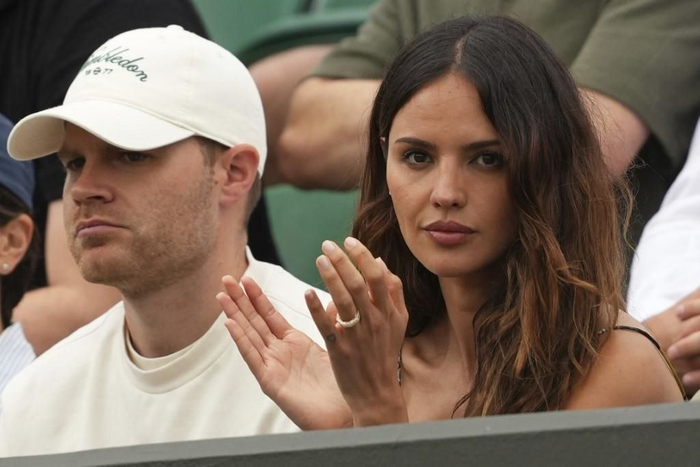 美网碾压温网，兹维列夫点燃赛场的简单介绍