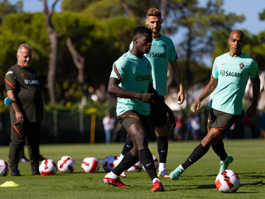 关于葡萄牙队翻盘日本队,奥恰洛夫关键制胜的信息 关于葡萄牙队翻盘日本队,奥恰洛夫关键制胜的信息